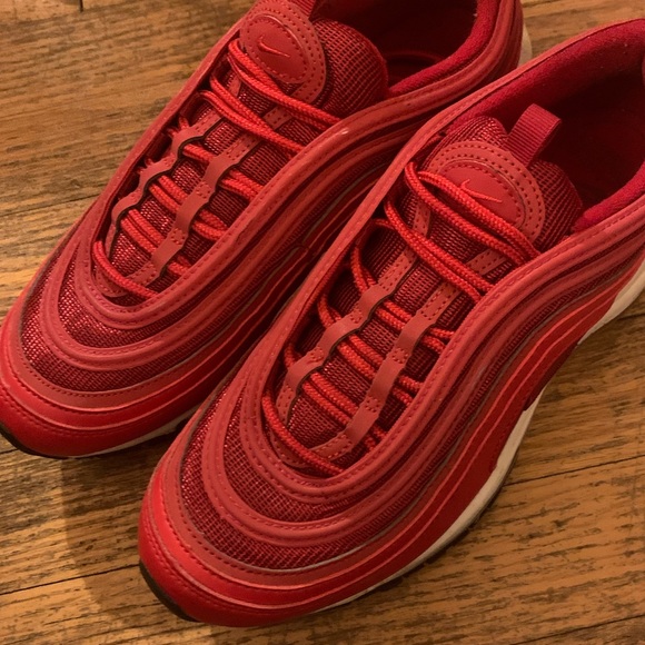 Women’s Nike Airmax 97 ((RED)) - Picture 2 of 8